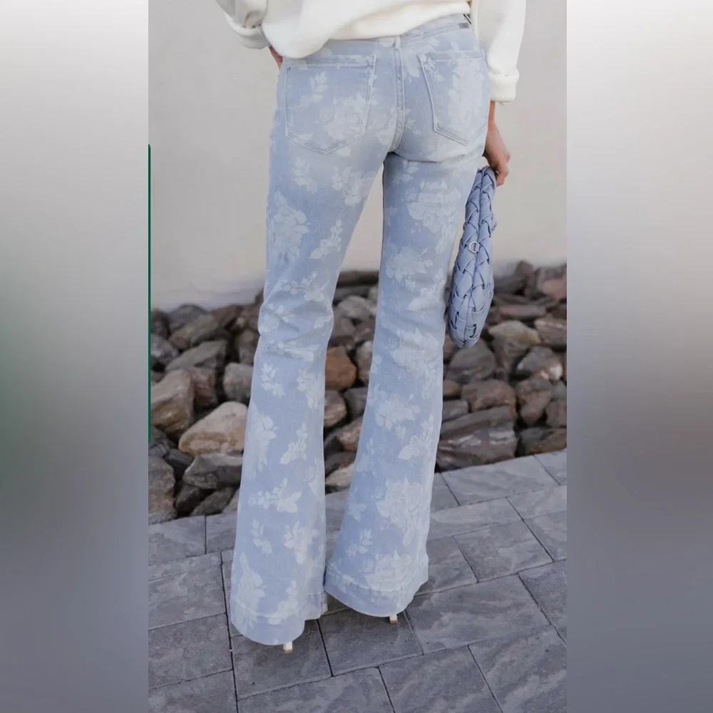 NWT - KanCan Faded Floral Flare Jeans - 9/28 - Picture 2 of 9